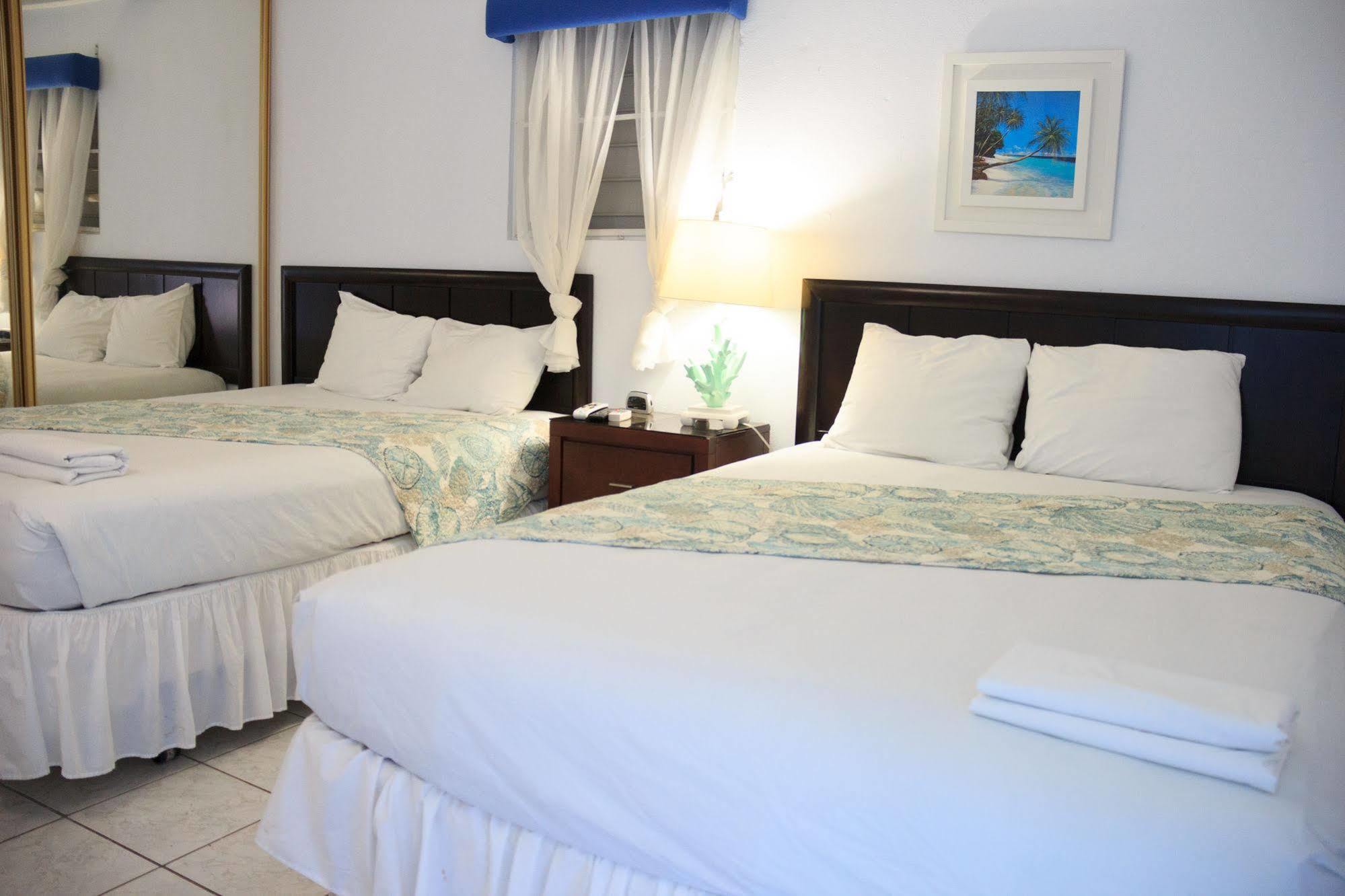 The Beach Guesthouse Pinones Dış mekan fotoğraf
