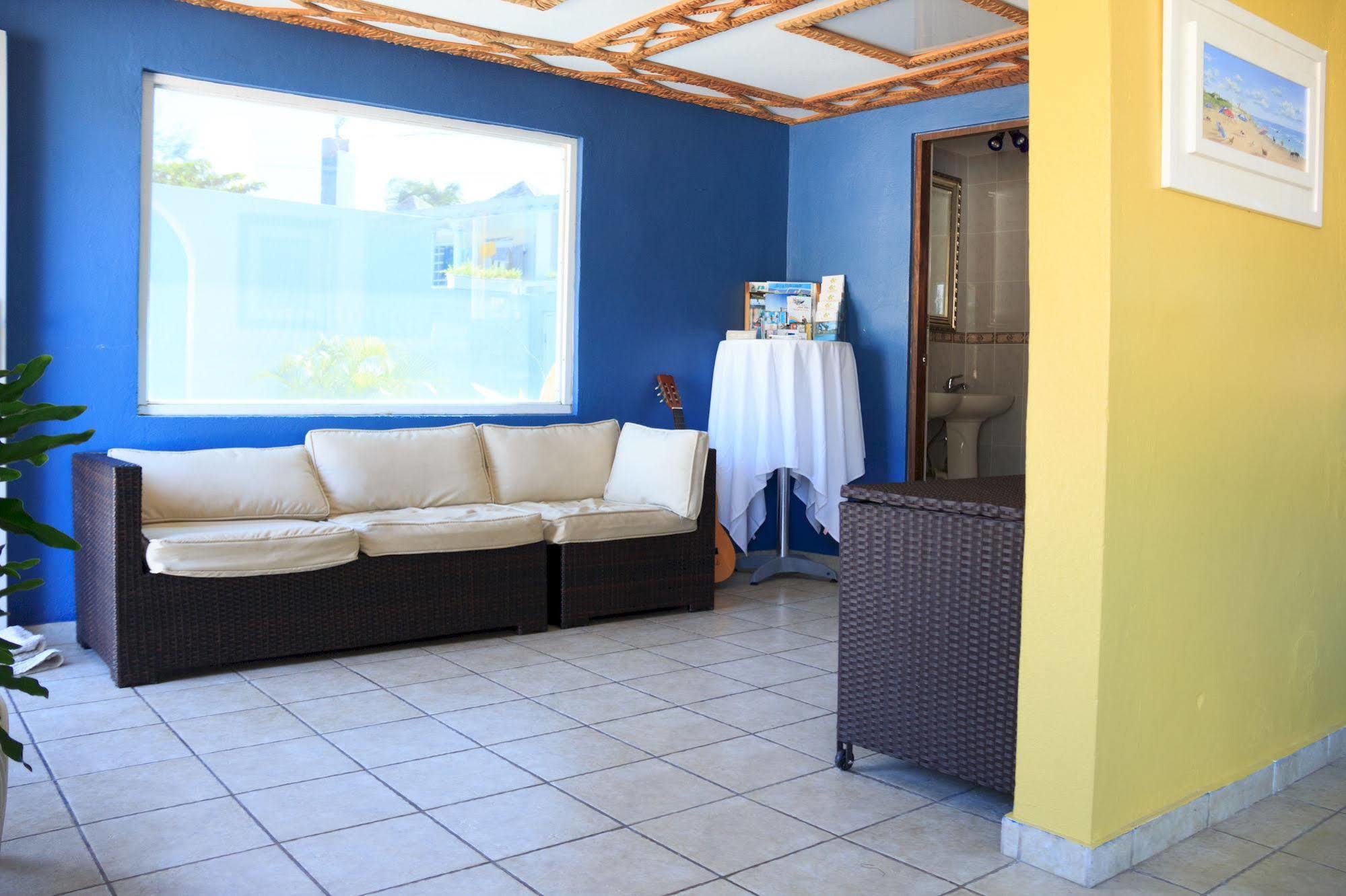 The Beach Guesthouse Pinones Dış mekan fotoğraf