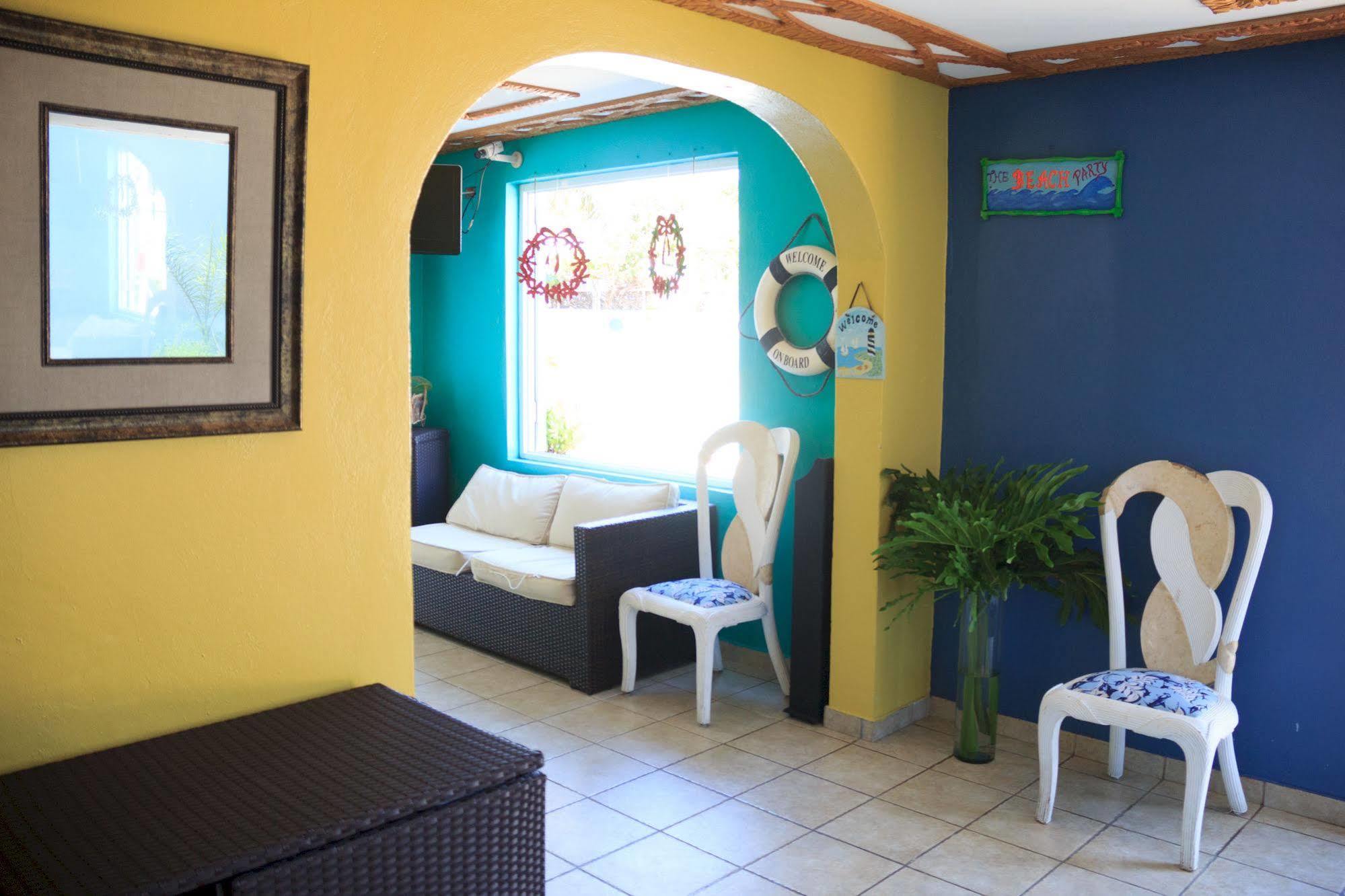 The Beach Guesthouse Pinones Dış mekan fotoğraf